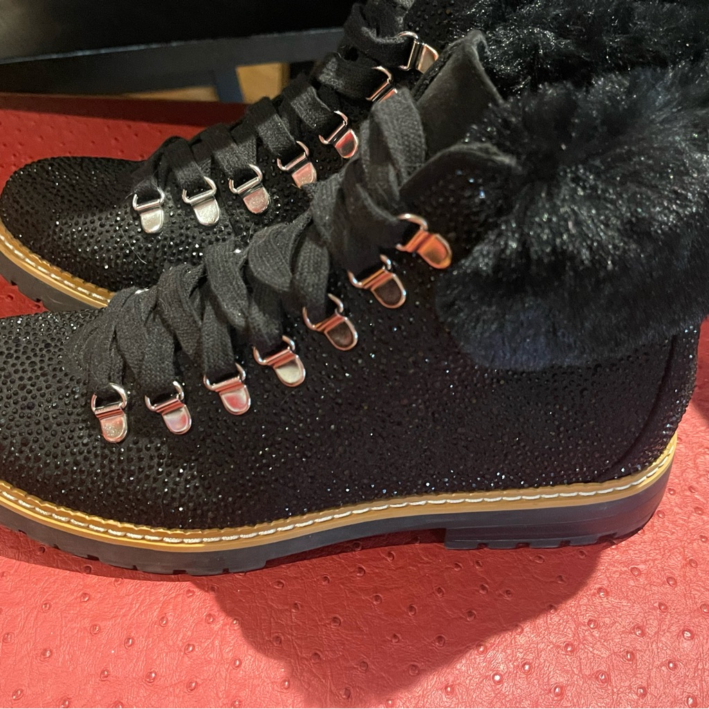 Size 8  Inc Brand